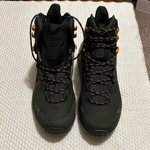 Hoka One One Men's Green and Gold Boots